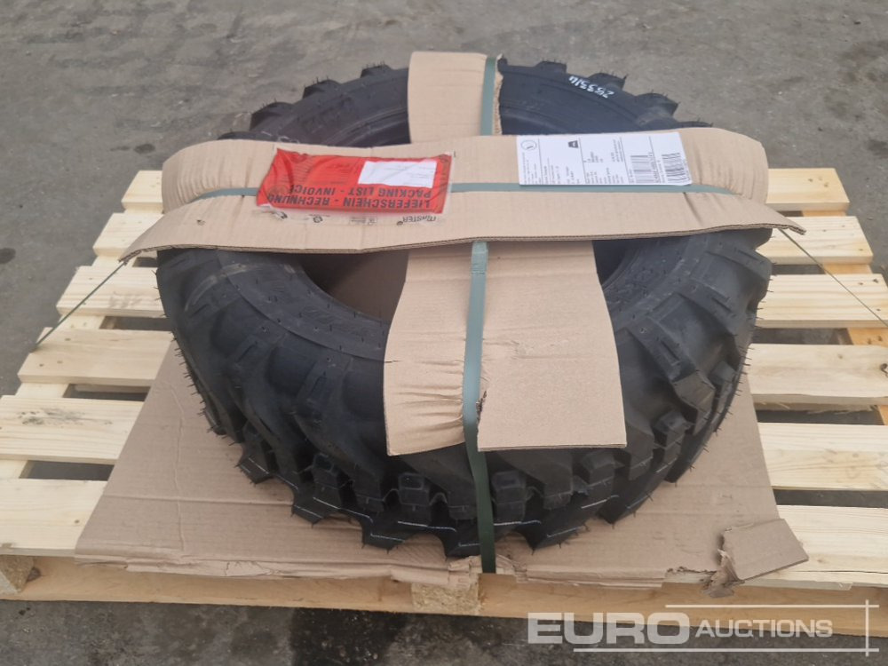 10-16.5 Tyres (2 of) - إطارات: صورة 2 10-16.5 Tyres (2 of) - إطارات: صورة 2