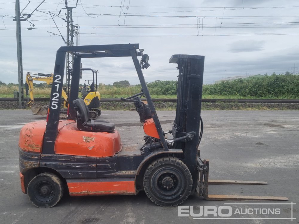 1995 Toyota 26FDF25 - رافعة شوكية: صورة 5 1995 Toyota 26FDF25 - رافعة شوكية: صورة 5