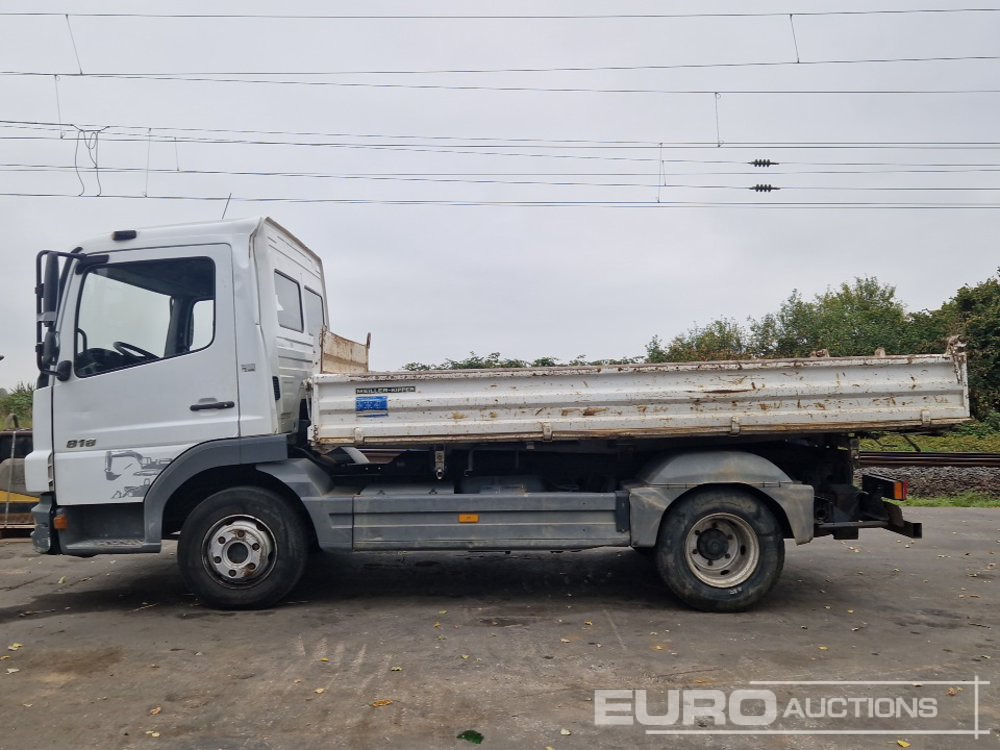 2005 Mercedes 818 - شاحنة قلاب: صورة 2 2005 Mercedes 818 - شاحنة قلاب: صورة 2