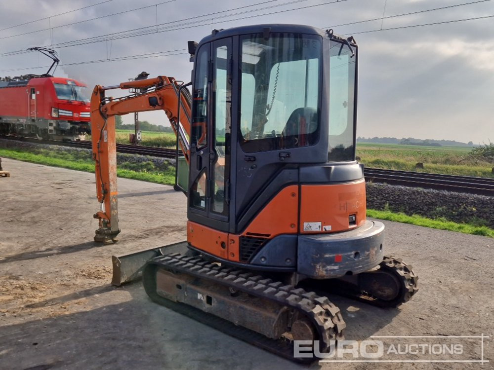 2007 Hitachi ZX35U-2 - حفارة مُصَّغرة: صورة 3 2007 Hitachi ZX35U-2 - حفارة مُصَّغرة: صورة 3