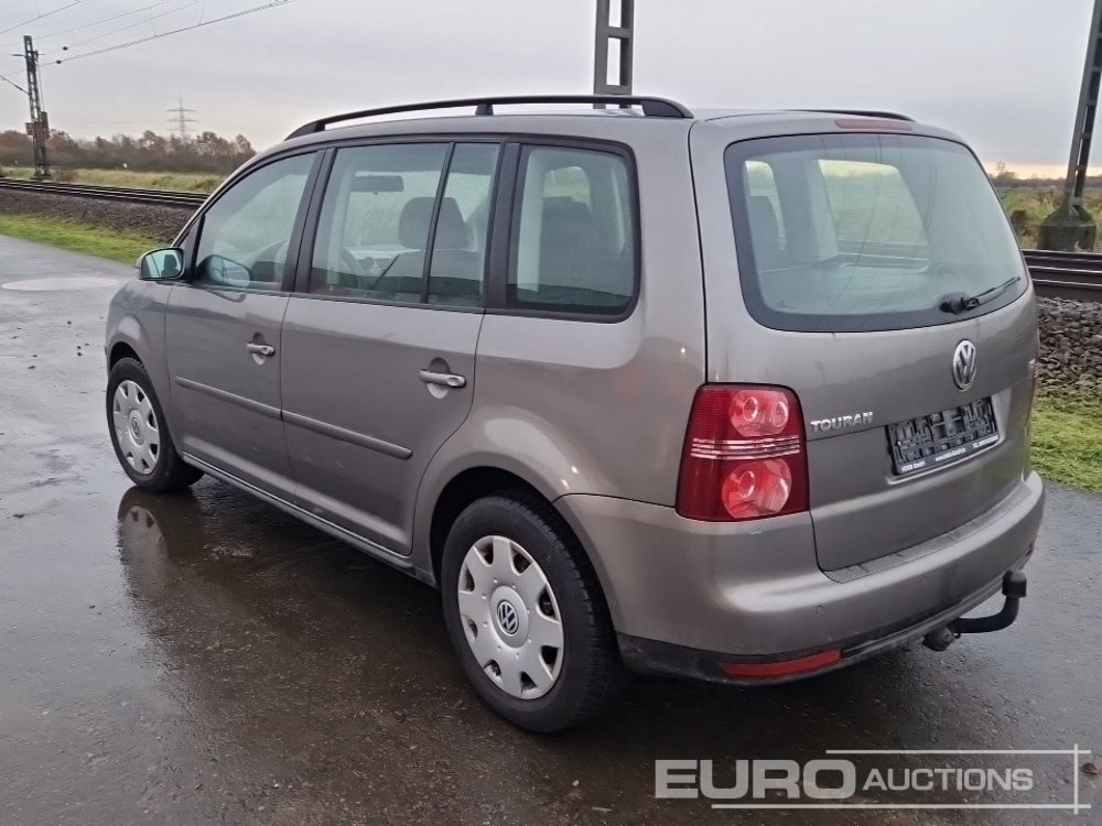 2008 Volkswagen Touran - سيارة: صورة 3 2008 Volkswagen Touran - سيارة: صورة 3