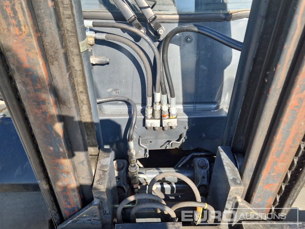 رافعة شوكية 2009 Linde H30T: صورة 16