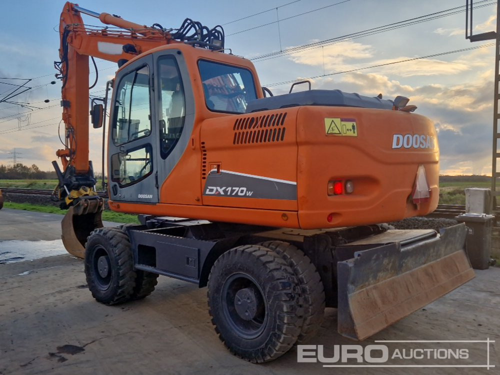 2010 Doosan DX170W - حفارة دولاب: صورة 3 2010 Doosan DX170W - حفارة دولاب: صورة 3