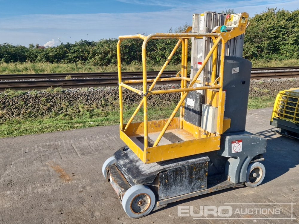 2011 JLG Toucan Electric Vertical Mast Lift - معدات الوصول: صورة 1 2011 JLG Toucan Electric Vertical Mast Lift - معدات الوصول: صورة 1