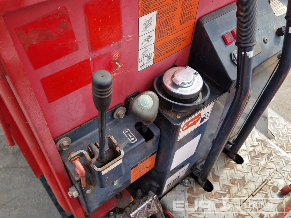 شاحنة قلابة مجنزرة 2011 Yanmar C12R-B: صورة 16