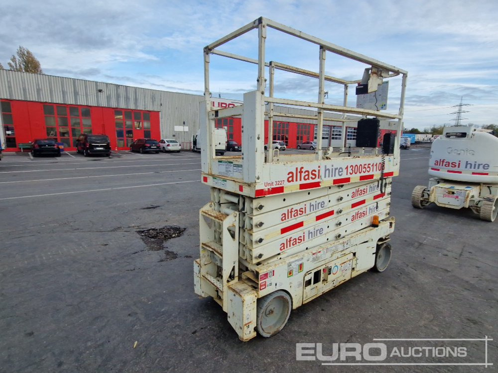 2012 Genie GS3232 - رافعة هيدروليكية مقصية: صورة 3 2012 Genie GS3232 - رافعة هيدروليكية مقصية: صورة 3