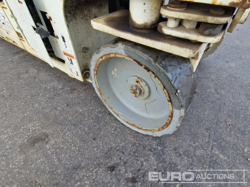 2012 Genie GS3232 - رافعة هيدروليكية مقصية: صورة 5 2012 Genie GS3232 - رافعة هيدروليكية مقصية: صورة 5