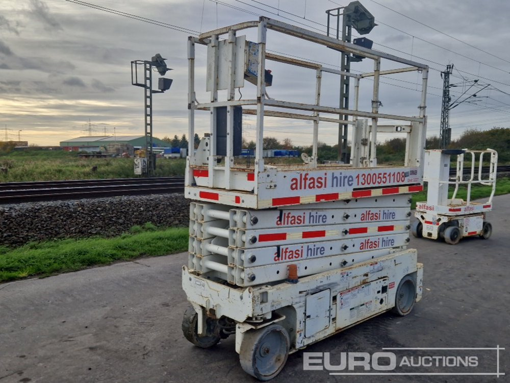 2012 Genie GS3232 - رافعة هيدروليكية مقصية: صورة 1 2012 Genie GS3232 - رافعة هيدروليكية مقصية: صورة 1