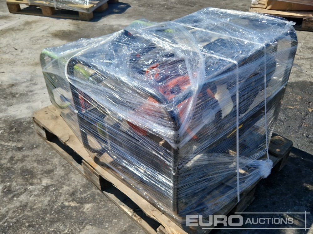 2012 Pallet of ECT 7000GV + E4000 Generators, Bosch Planer, Blower - مجموعة المولدات: صورة 2 2012 Pallet of ECT 7000GV + E4000 Generators, Bosch Planer, Blower - مجموعة المولدات: صورة 2