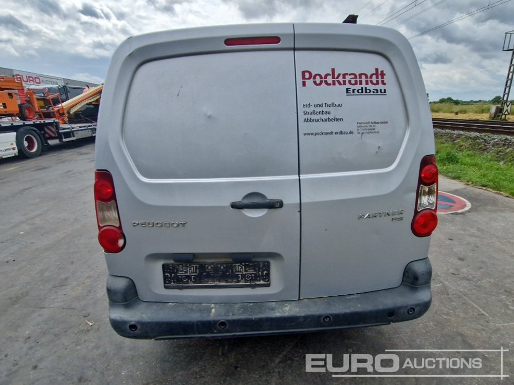 2012 Peugeot Partner - فان المدمجة: صورة 4 2012 Peugeot Partner - فان المدمجة: صورة 4