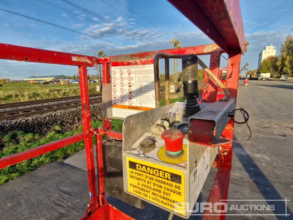 رافعة هيدروليكية مقصية 2013 SkyJack SJIII-3220: صورة 12