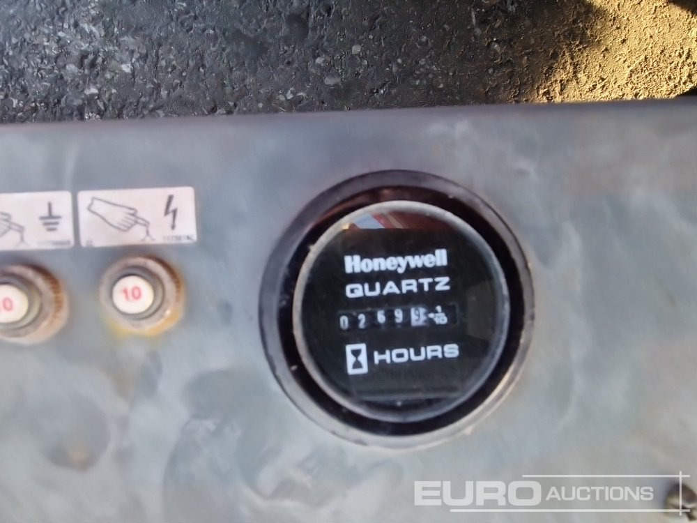 رافعة هيدروليكية مقصية 2013 SkyJack SJIII-3220: صورة 15