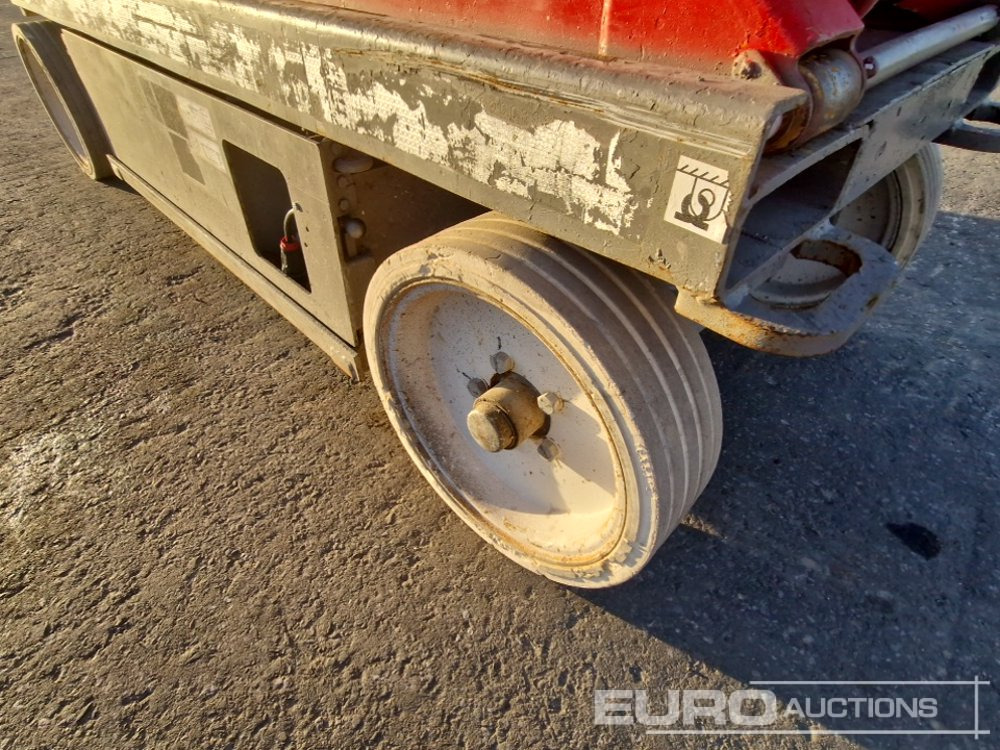 رافعة هيدروليكية مقصية 2013 SkyJack SJIII-3220: صورة 6