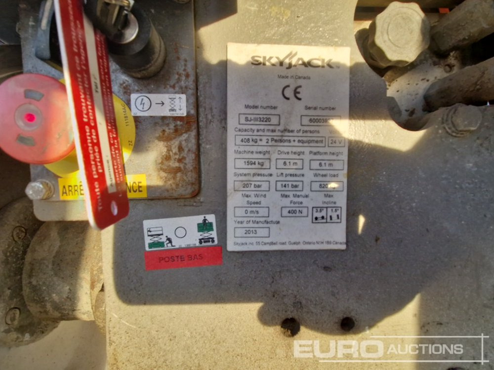 رافعة هيدروليكية مقصية 2013 SkyJack SJIII-3220: صورة 16
