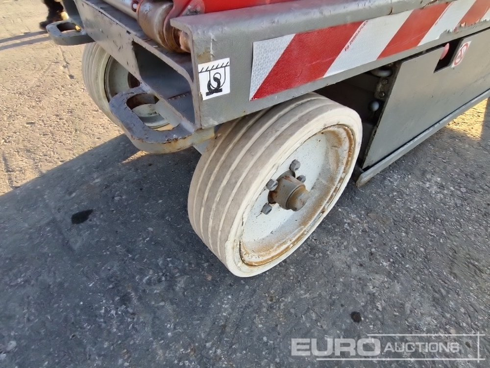 رافعة هيدروليكية مقصية 2013 SkyJack SJIII-3220: صورة 7