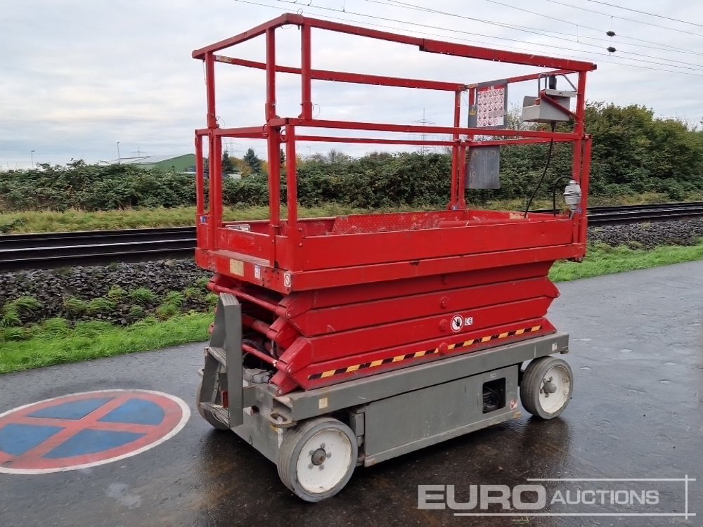 2013 SkyJack SJIII-4626 - رافعة هيدروليكية مقصية: صورة 1 2013 SkyJack SJIII-4626 - رافعة هيدروليكية مقصية: صورة 1