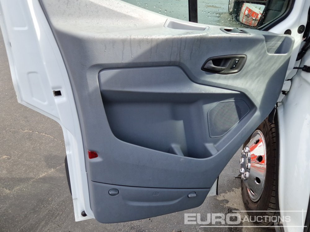 فان 2015 Ford Transit: صورة 25 فان 2015 Ford Transit: صورة 25