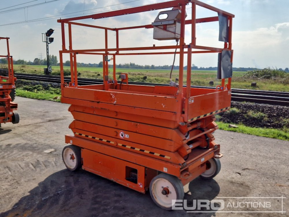 2015 SkyJack SJ111-4626 - معدات الوصول: صورة 3 2015 SkyJack SJ111-4626 - معدات الوصول: صورة 3