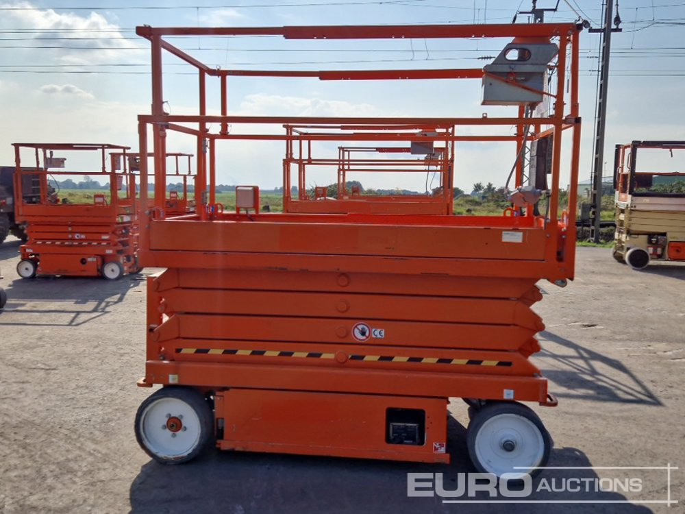 2015 SkyJack SJ111-4626 - معدات الوصول: صورة 5 2015 SkyJack SJ111-4626 - معدات الوصول: صورة 5