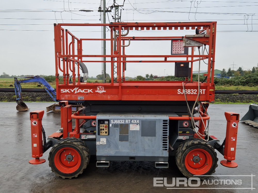 2015 SkyJack SJ6832RT - معدات الوصول: صورة 2 2015 SkyJack SJ6832RT - معدات الوصول: صورة 2