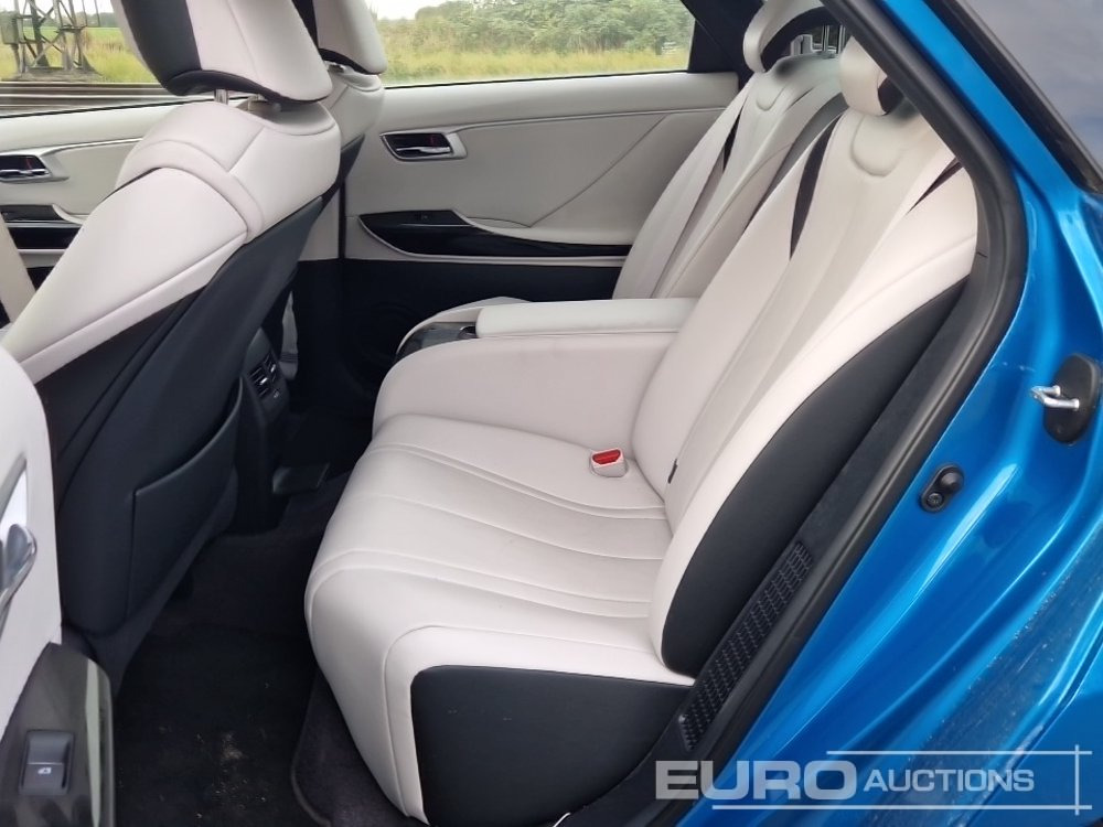 سيارة 2017 Toyota Mirai Fuel Cell, Hydrogen Hybrid, Automatic (German Reg. Docs. Available): صورة 24