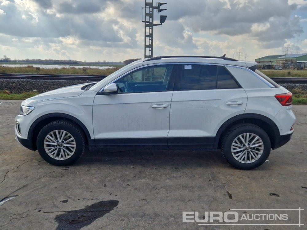 2024 Volkswagen T-Roc - سيارة دفع رباعي: صورة 2 2024 Volkswagen T-Roc - سيارة دفع رباعي: صورة 2