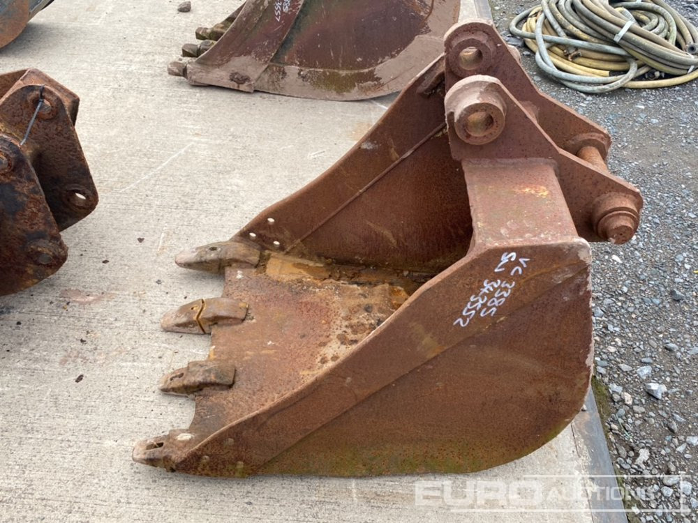 28" Digging Bucket 45mm Pin to suit 4-6 Ton Excavator - بكت: صورة 2 28" Digging Bucket 45mm Pin to suit 4-6 Ton Excavator - بكت: صورة 2