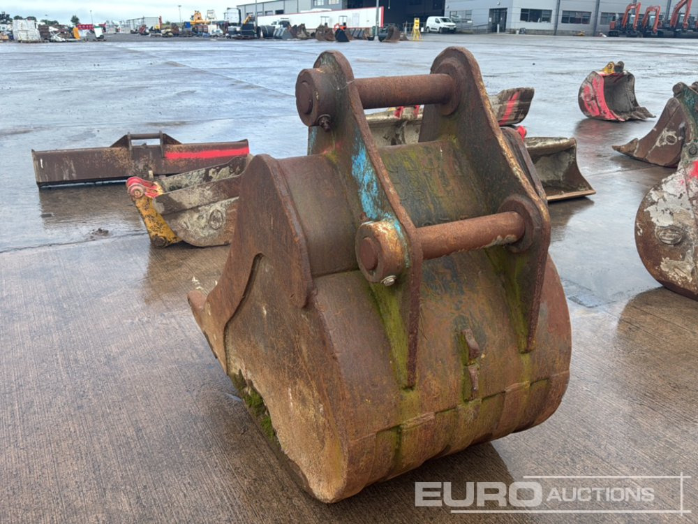 32" Digging Bucket 80mm Pin to suit 20 Ton Excavator - بكت: صورة 2 32" Digging Bucket 80mm Pin to suit 20 Ton Excavator - بكت: صورة 2