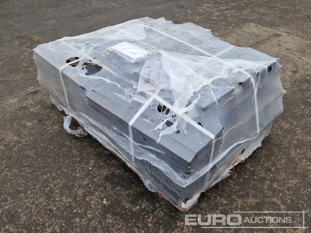 600mm Steel Tracks - قطع غيار - حفارة: صورة 1 600mm Steel Tracks - قطع غيار - حفارة: صورة 1