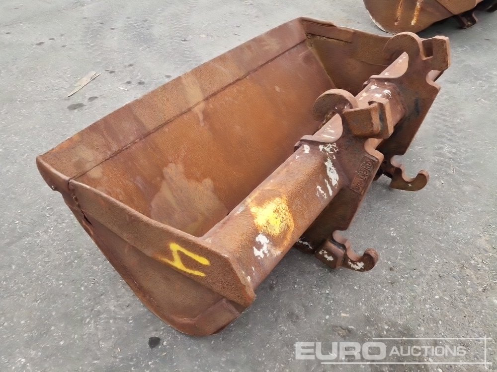 70" Ditching Bucket - بكت: صورة 2 70" Ditching Bucket - بكت: صورة 2