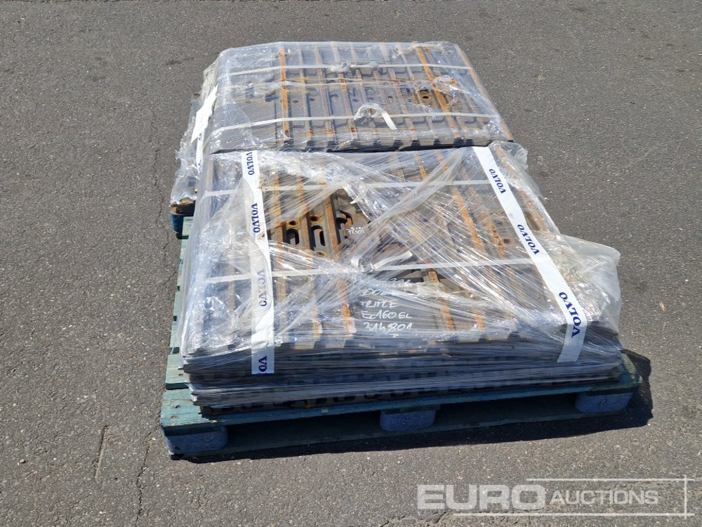 800mm Steel Track Plates to suit Volvo EC200 - قطع غيار - حفارة: صورة 5 800mm Steel Track Plates to suit Volvo EC200 - قطع غيار - حفارة: صورة 5