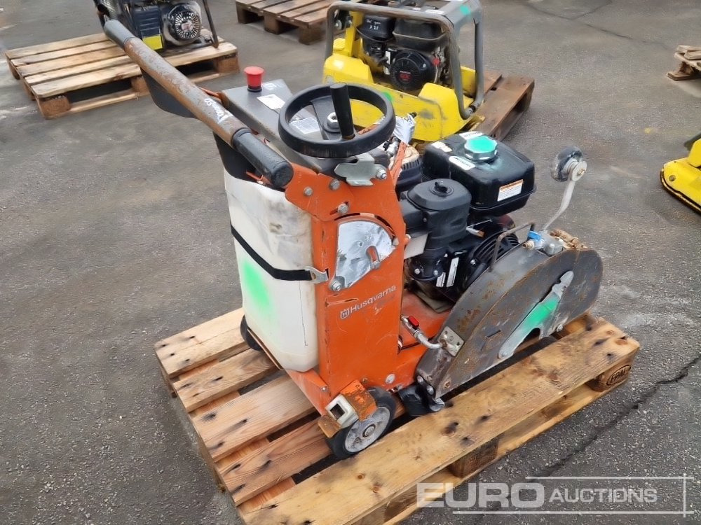 Husqvarna FS400LV - آلة أسفلت: صورة 3 Husqvarna FS400LV - آلة أسفلت: صورة 3