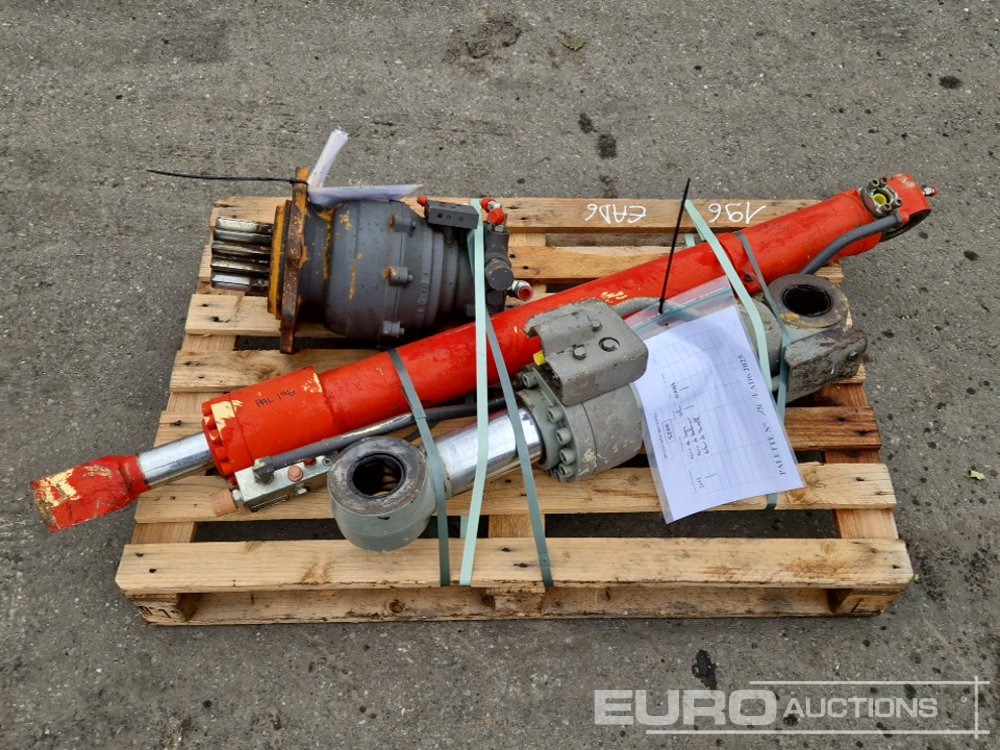 Hydraulic Cylinders, Motor to suit Volvo ECR88D - قطع غيار - حفارة: صورة 1 Hydraulic Cylinders, Motor to suit Volvo ECR88D - قطع غيار - حفارة: صورة 1