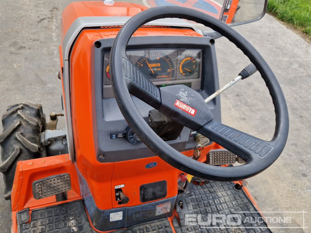 جرار صغير Kubota A17: صورة 24