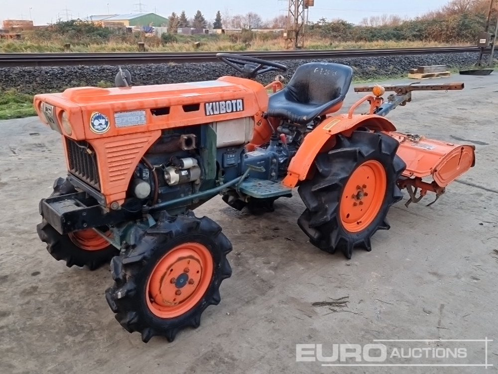 Kubota B7001 - جرار صغير: صورة 1 Kubota B7001 - جرار صغير: صورة 1