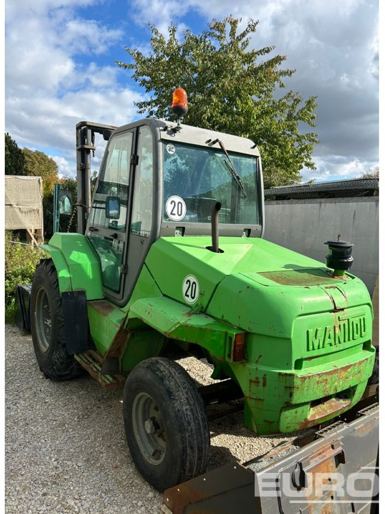 Manitou M26-2 - رافعة شوكية للأرض الوعرة: صورة 1 Manitou M26-2 - رافعة شوكية للأرض الوعرة: صورة 1