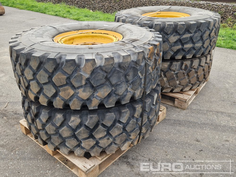Michelin 16.00R20 Tyres with Rims (4 of) - إطارات: صورة 1 Michelin 16.00R20 Tyres with Rims (4 of) - إطارات: صورة 1