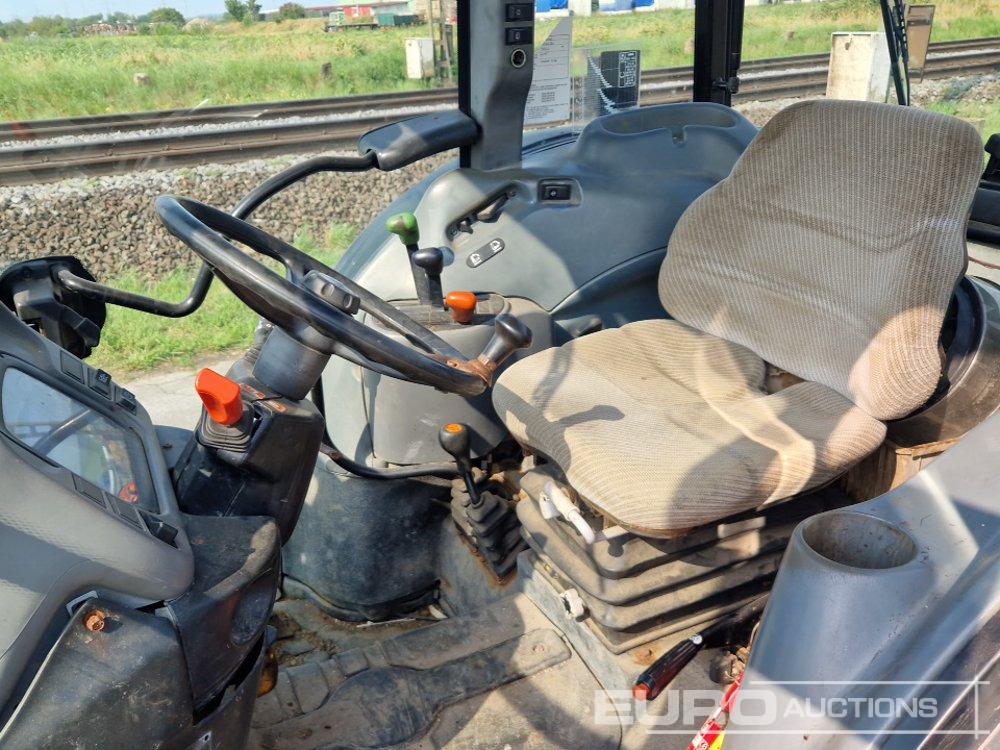 جرار New Holland TN65D: صورة 18