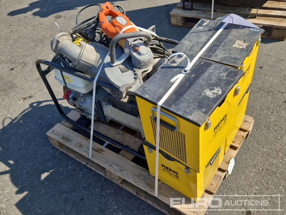 Pallet of Water Pumps, Generator, Angle Grinder, Electric Pipe Freezing Units - مضخة مياه: صورة 2 Pallet of Water Pumps, Generator, Angle Grinder, Electric Pipe Freezing Units - مضخة مياه: صورة 2