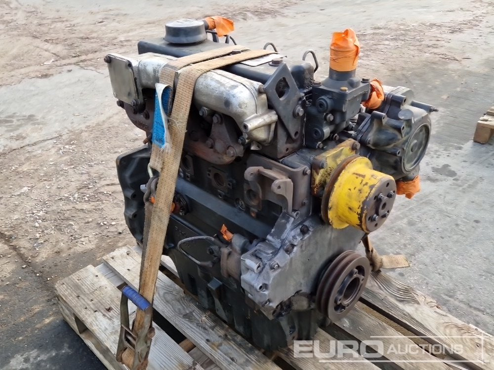 Perkins 4 Cylinder Turbo Diesel Engine - محرك: صورة 2 Perkins 4 Cylinder Turbo Diesel Engine - محرك: صورة 2