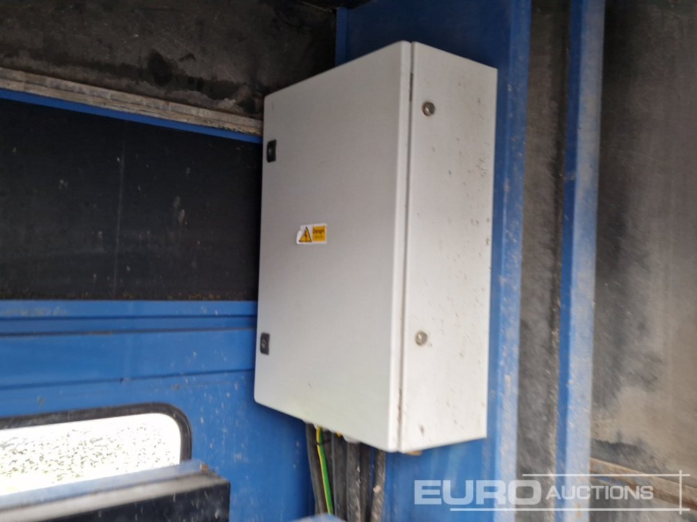 مجموعة المولدات SDMO 250kVA Static Generator: صورة 14 مجموعة المولدات SDMO 250kVA Static Generator: صورة 14