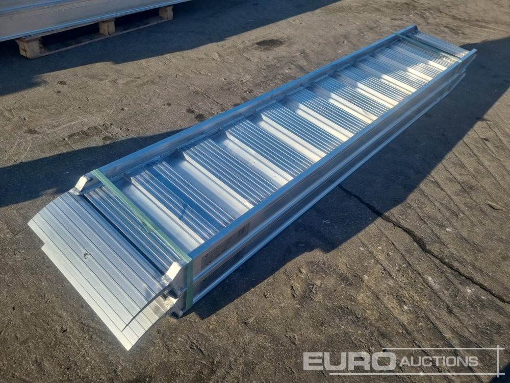 Unused 148.30L Aluminium Loading Rampes (2 of) 9000KG Capacity, 3000mm Length - منحدر تحميل: صورة 3 Unused 148.30L Aluminium Loading Rampes (2 of) 9000KG Capacity, 3000mm Length - منحدر تحميل: صورة 3