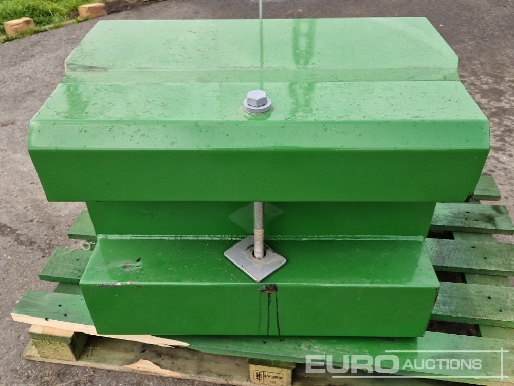 الآلات الزراعية Unused 2025 John Deere 600kg Front Weights to suit John Deere Tractors, Metal Case with Towing Eye (Green): صورة 6