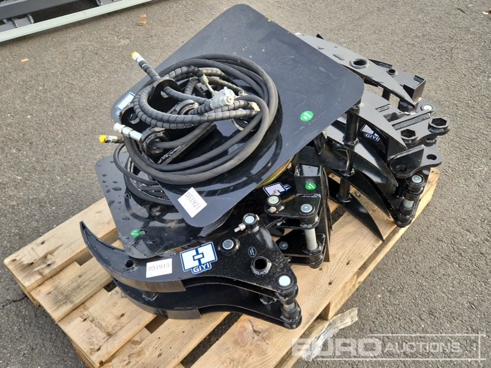 Unused 2025 Miva Ripper (2 of) Grapple (2 of), Rake (2 of) Hedge Cutter (2 of) - بكت: صورة 4 Unused 2025 Miva Ripper (2 of) Grapple (2 of), Rake (2 of) Hedge Cutter (2 of) - بكت: صورة 4