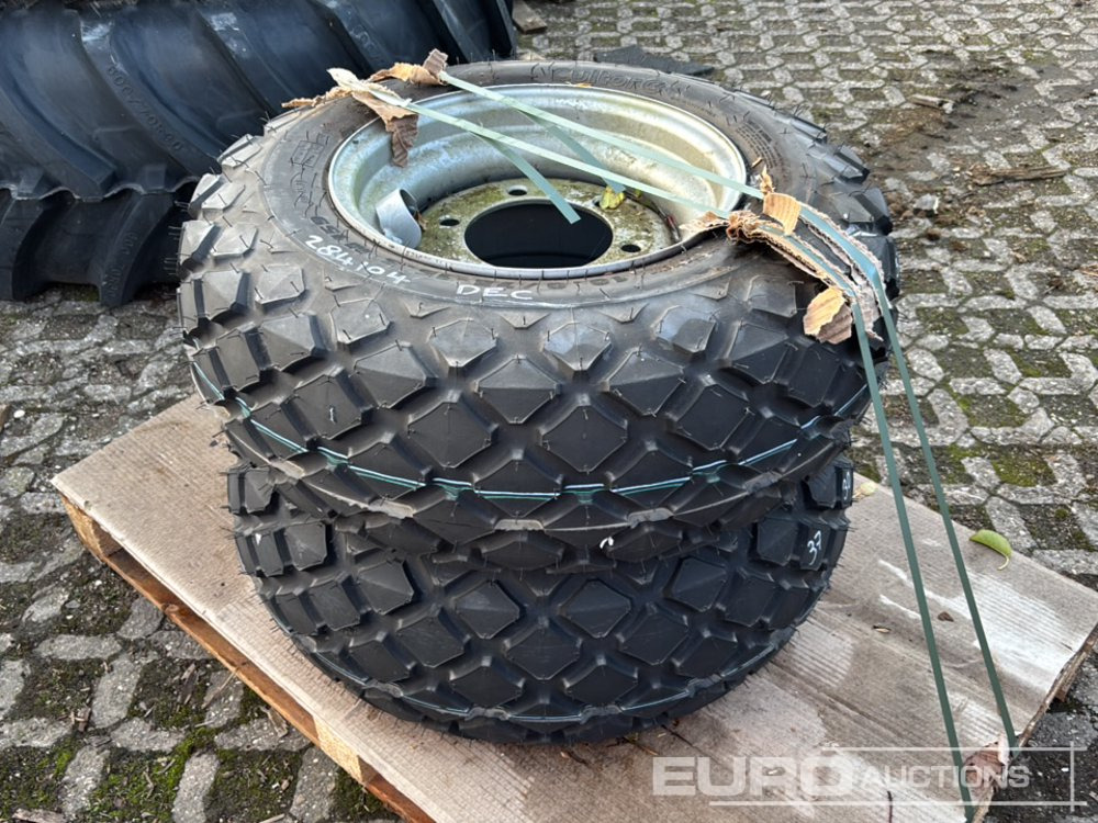 Unused Cultor 10.0/75-15.3 Tyre & Rim (2 of) - إطارات: صورة 1 Unused Cultor 10.0/75-15.3 Tyre & Rim (2 of) - إطارات: صورة 1