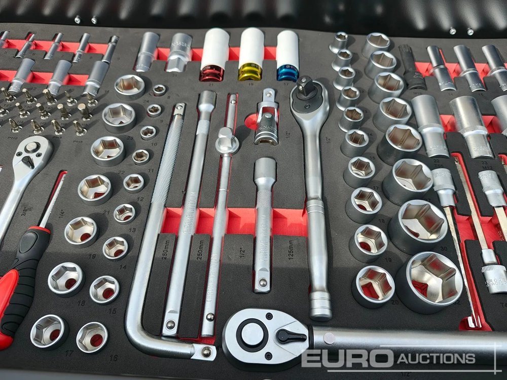 Unused Eversteel PROFILINE - معدات الورش: صورة 4 Unused Eversteel PROFILINE - معدات الورش: صورة 4