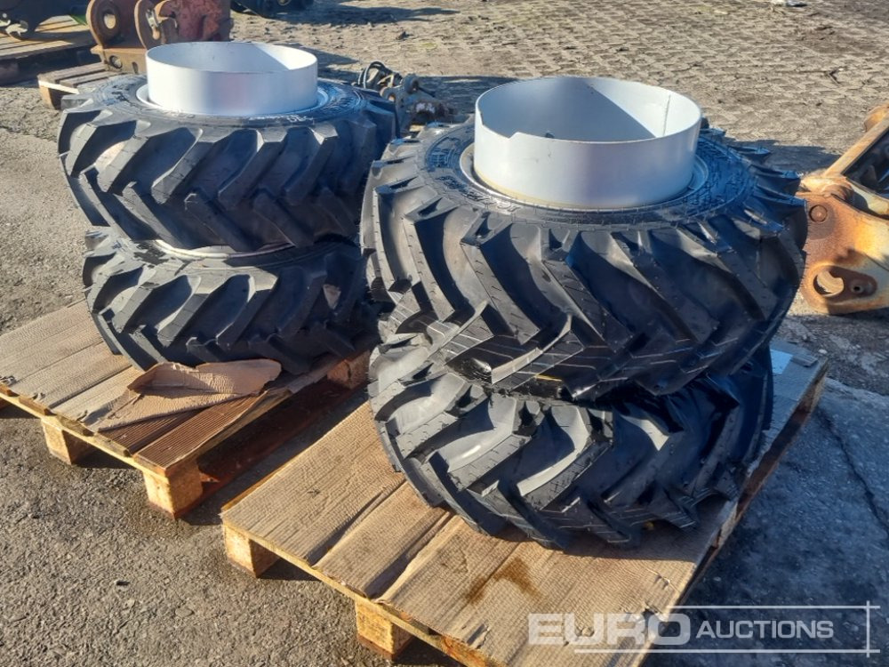 Unused Mitas 10.0/75-15.3 Tyre & Rim (2 of), BKT 10.0/75-15.3 Tyre & Rim (2 of) - إطارات: صورة 1 Unused Mitas 10.0/75-15.3 Tyre & Rim (2 of), BKT 10.0/75-15.3 Tyre & Rim (2 of) - إطارات: صورة 1