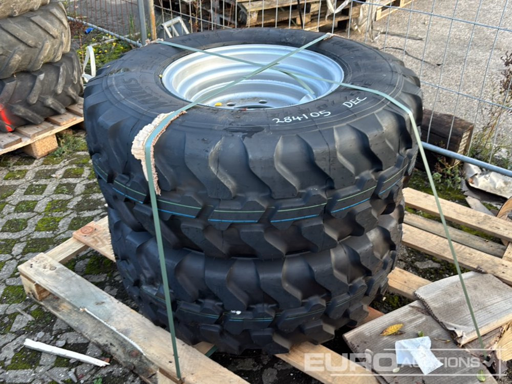 Unused Mitas 365/70R18 Tyre & Rim (2 of) - إطارات: صورة 1 Unused Mitas 365/70R18 Tyre & Rim (2 of) - إطارات: صورة 1