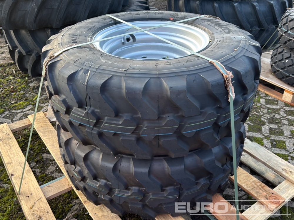 Unused Mitas 365/70R18 Tyre & Rim (2 of) - إطارات: صورة 3 Unused Mitas 365/70R18 Tyre & Rim (2 of) - إطارات: صورة 3