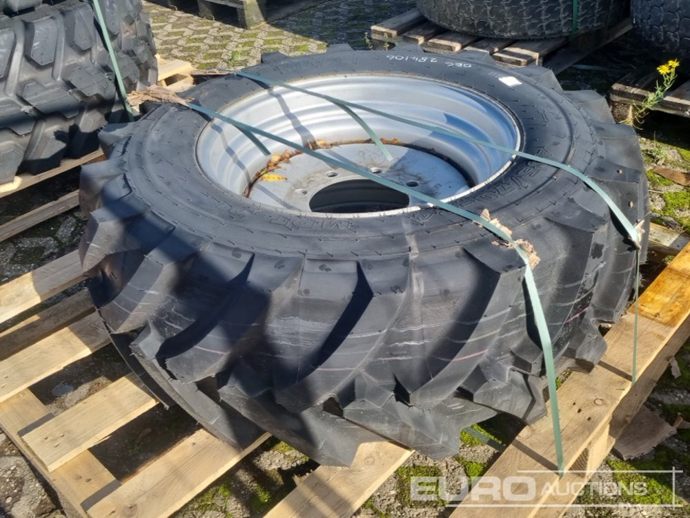 Unused Mitas 405/70-24 Tyre & Rim (1 of) - إطارات: صورة 3 Unused Mitas 405/70-24 Tyre & Rim (1 of) - إطارات: صورة 3